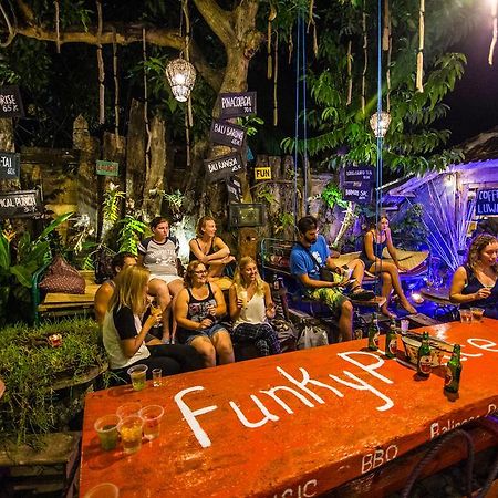 Funky Place Lovina  Exterior photo